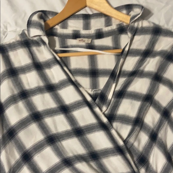 Hollister Flannel Cross Wrapped Blouse Sz M - Picture 7 of 10